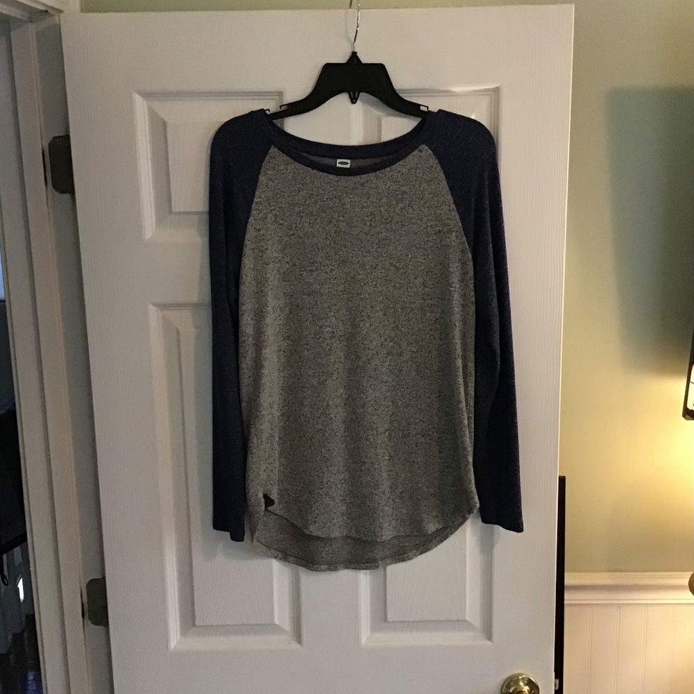 Women’s Small Old Navy Gray & White Top